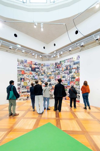 Vue de l'exposition "Banlieues chéries"