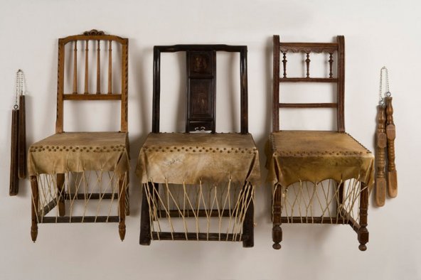 Chen Zhen, Un-interrupted Voice, 1998. 