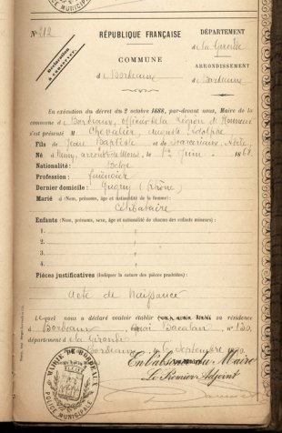 Extrait du registre d’immatriculation des étrangers de la commune de Bordeaux. Enregistrement le 6 septembre 1890 de Mr Auguste Chevalier, faïencier belge © cliché A.M. Bordeaux-photographe Bernard Rakotomanga-3620 I 5 512